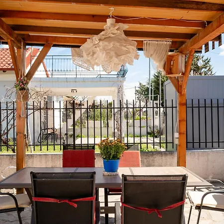 Omonia House 2 *