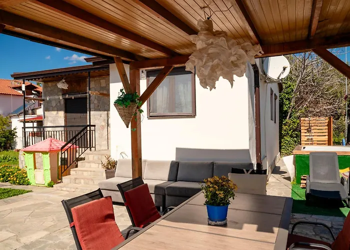 בית נופש Omonia House 2